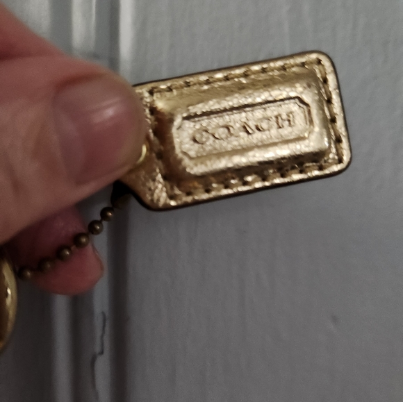 SALE! COACH Poppy Signature Wristlet - Picture 5 of 10